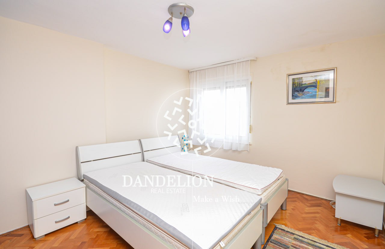 d2424ce1-3ed8-44d0-bdbf-d4a87897ac36.jpg