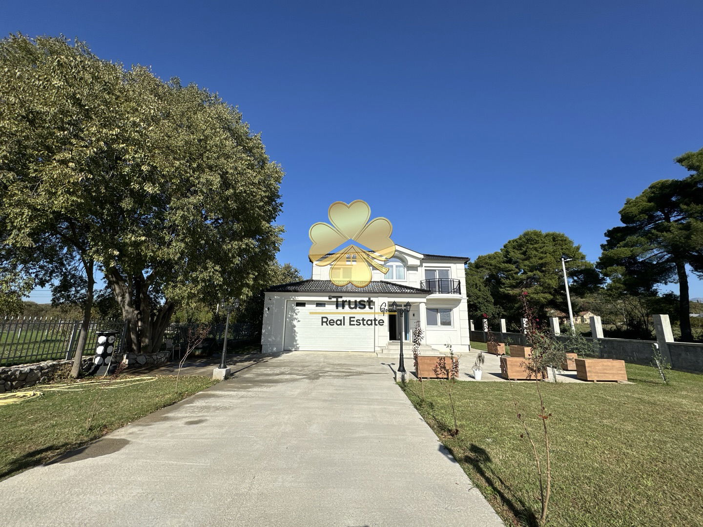 Оренда - Будинок Podgorica, Dajbabe