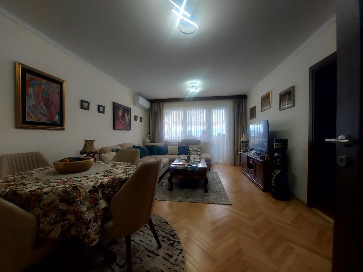 Продаж - Квартира Nikšić, Centar