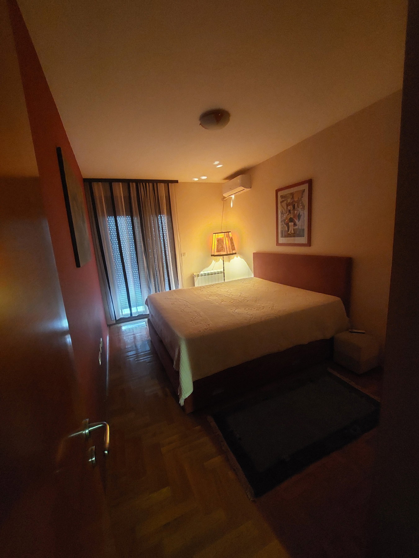 d35f8ec9-83bf-4b49-a3e1-aa829f02a42b.jpg
