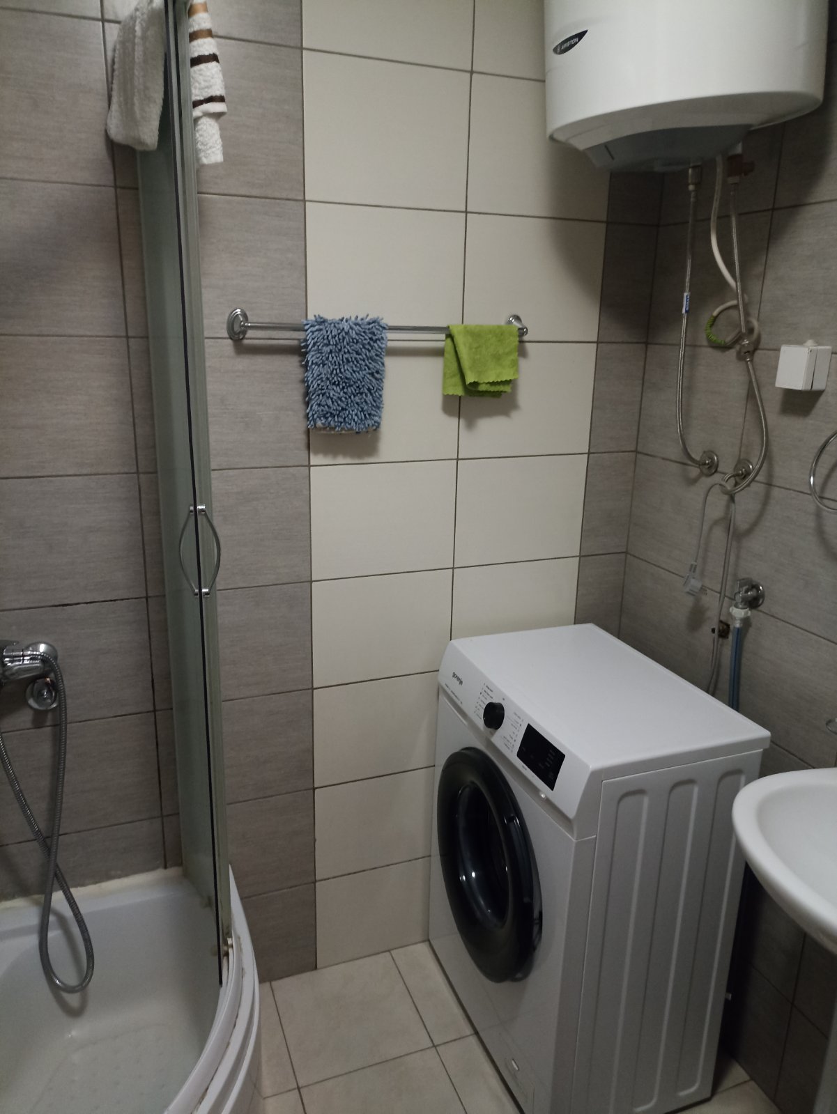 d3b59433-2379-42b0-9576-6ce084bd387f.jpg