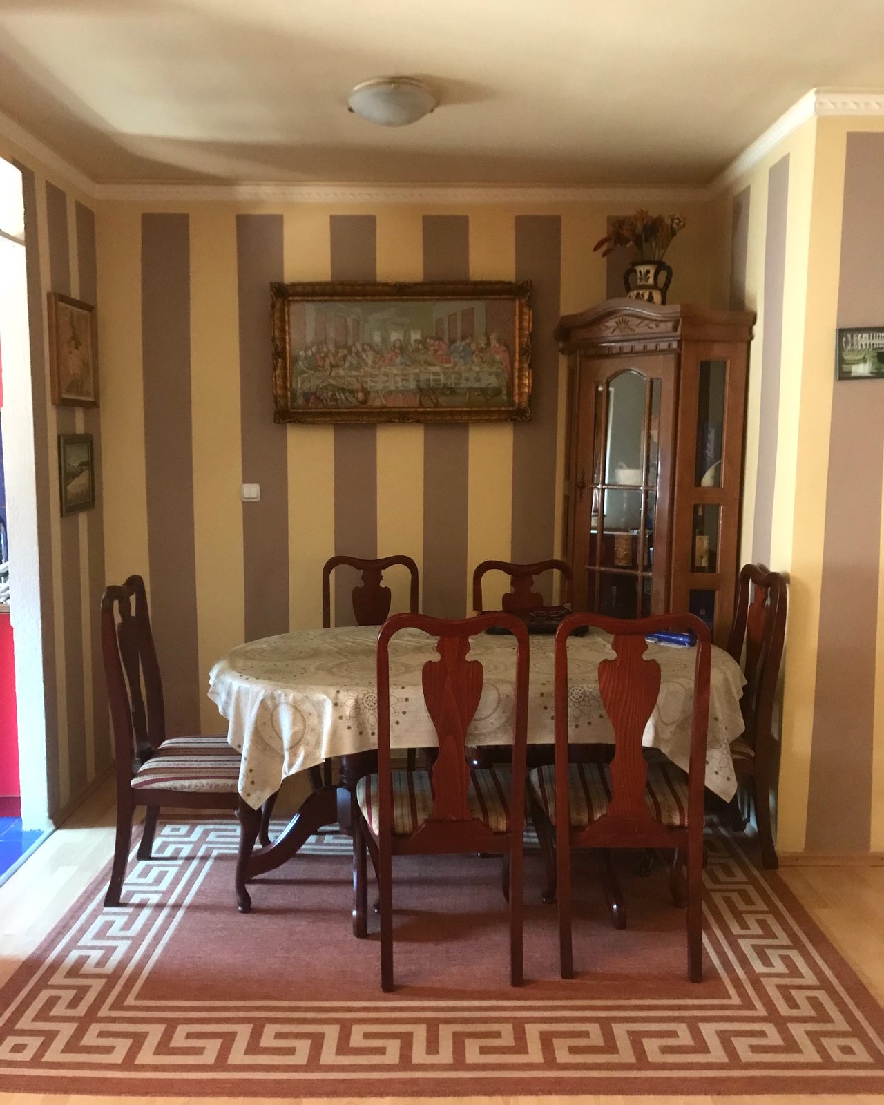 d3f77283-9607-4227-85bd-9d0b26524468.jpg