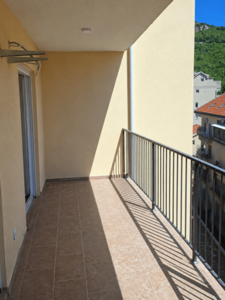 Prodaja - Stan Budva, Lazi