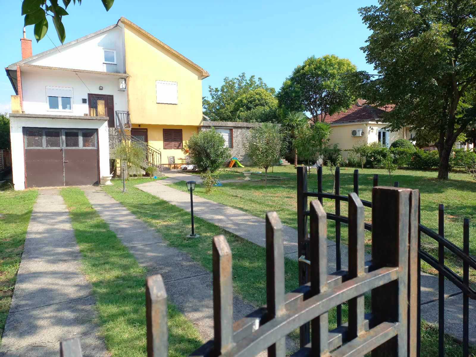 Продаж - Будинок Podgorica, Masline