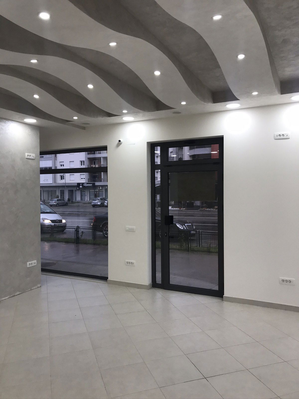 Продаж - Офісне приміщення Podgorica, Stari Aerodrom