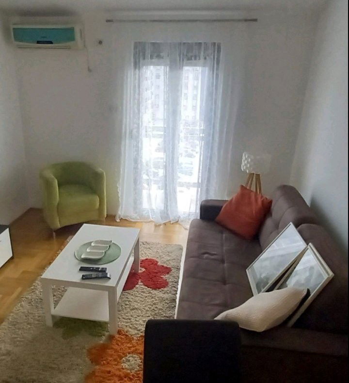 Izdavanje - Stan Podgorica, Iza Delte