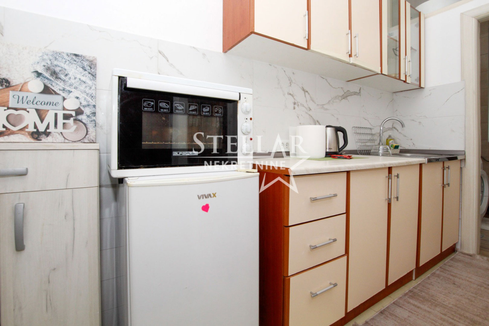 d8ecd5ef-3a0b-42e9-9320-3d59a13b3c21.jpg