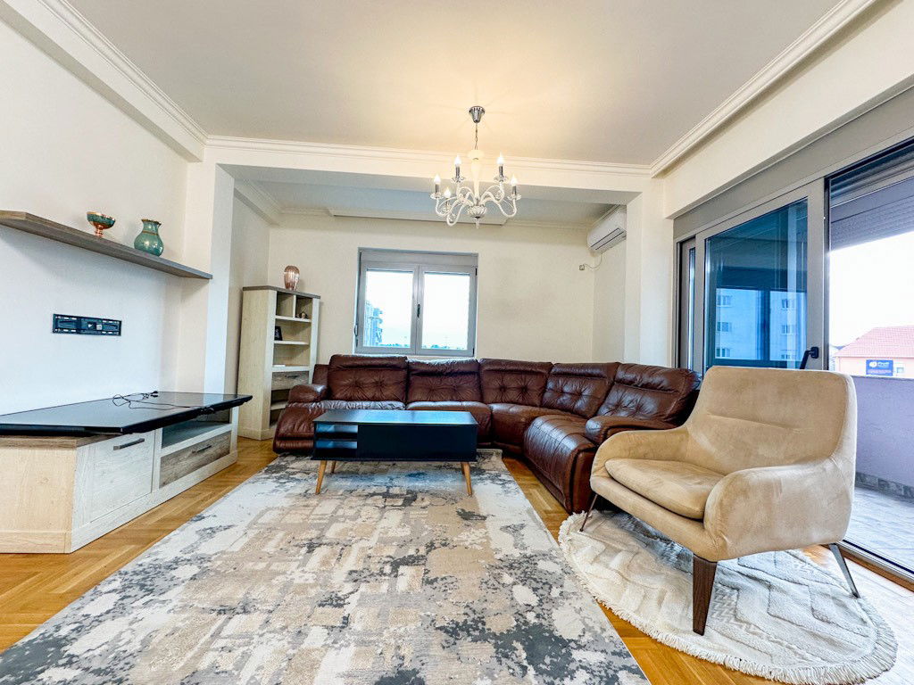 Izdavanje - Stan Podgorica, Stari Aerodrom