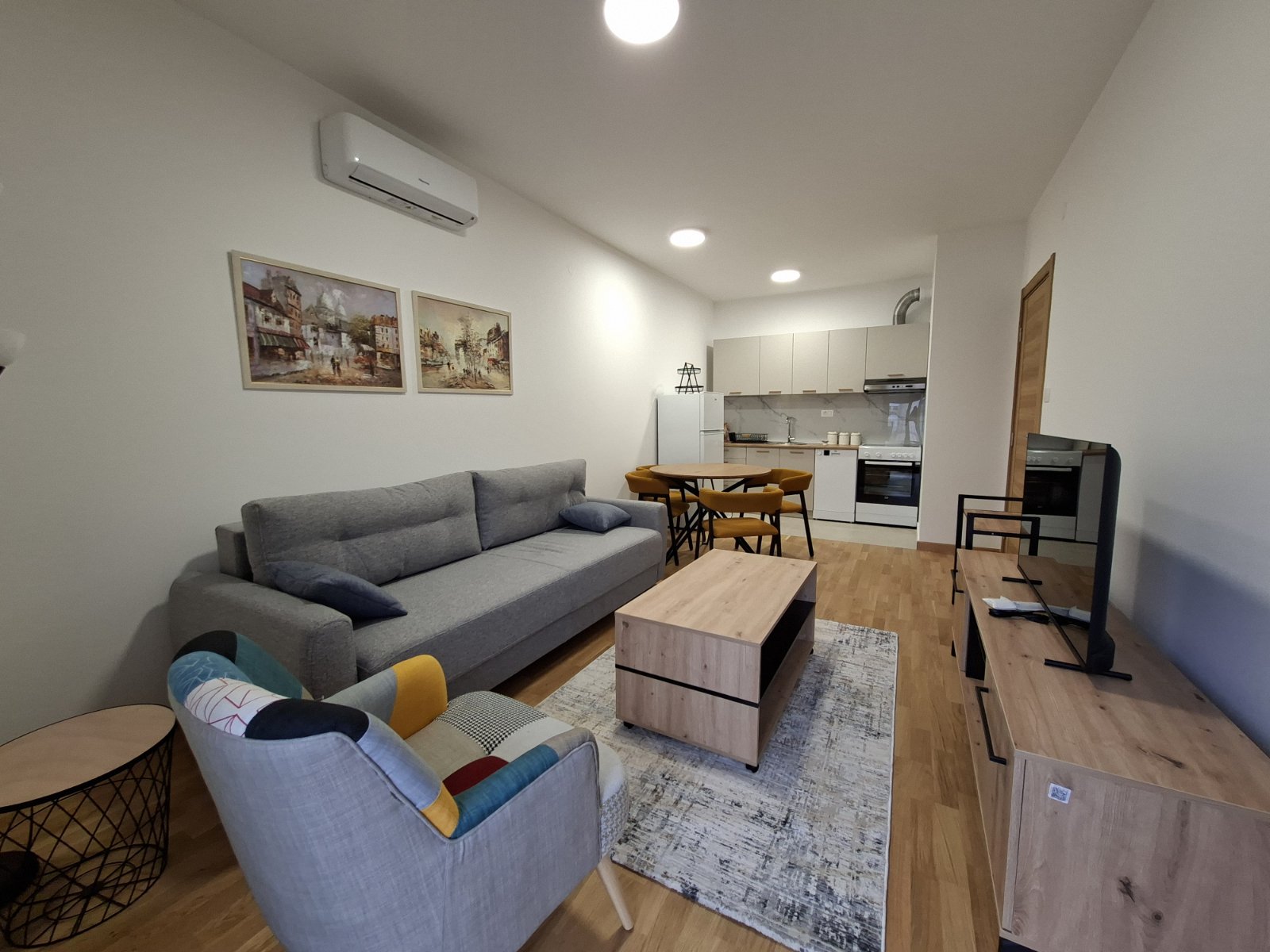 Оренда - Квартира Podgorica, Tološi