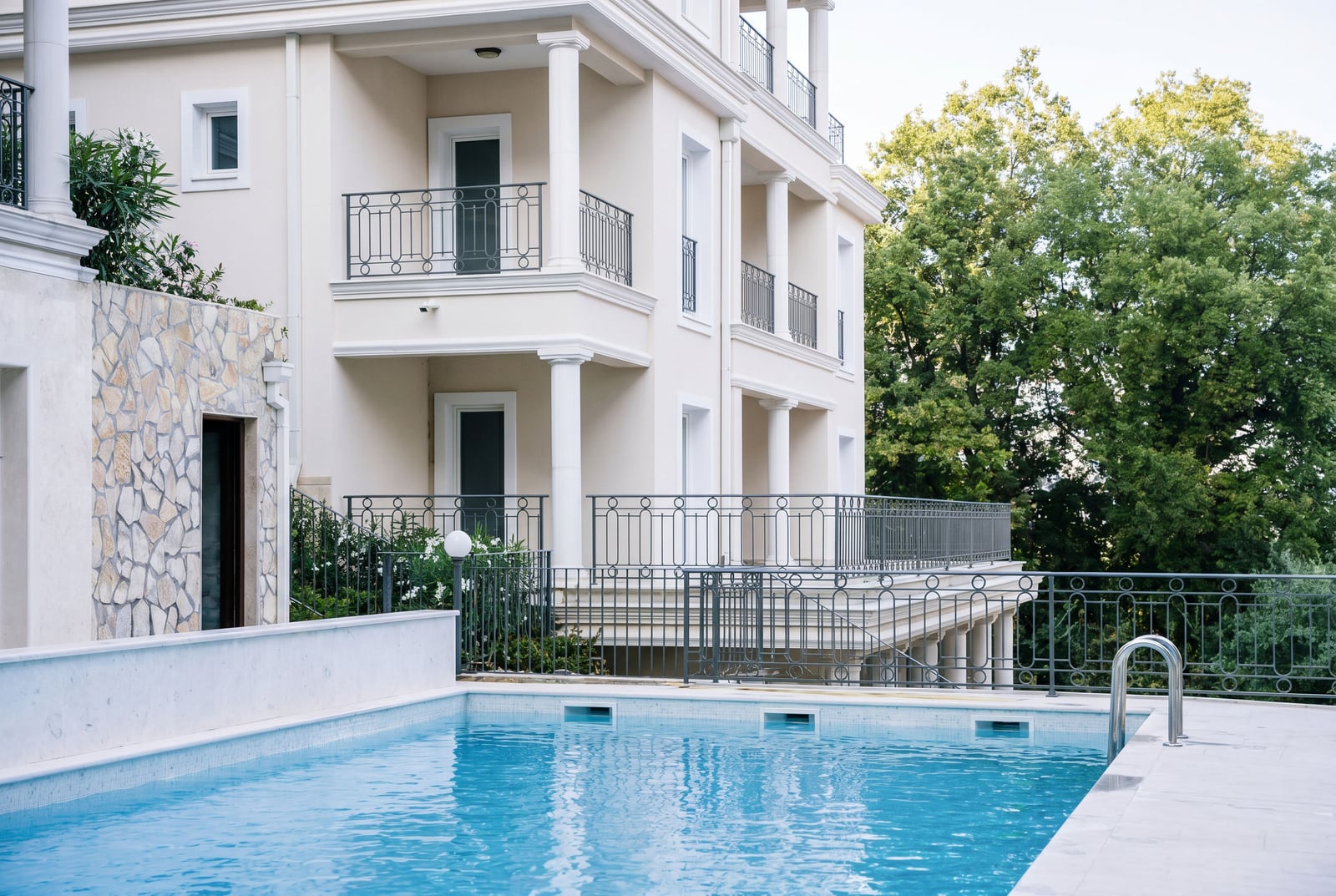 dcae4c98-f702-4b99-94e1-4f21b96ba56e.jpg