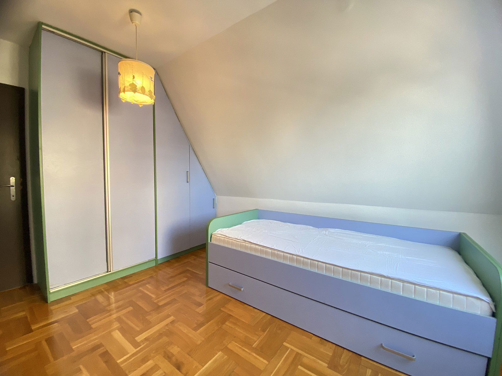 dceb00dc-b902-41dd-9dc0-9d58e0f8636f.jpg