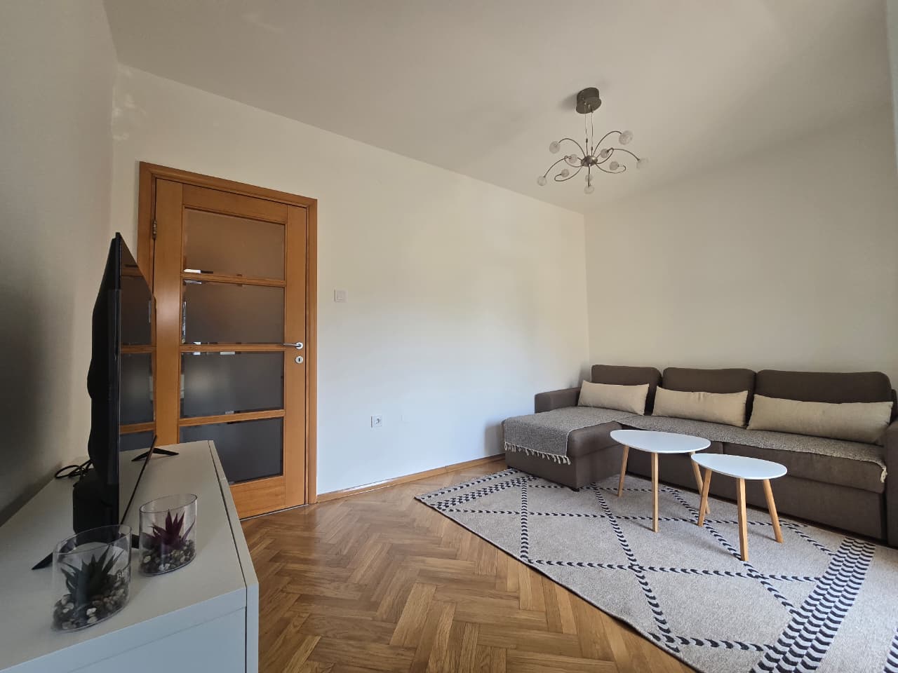 dd4335fd-df46-4807-9ede-9b54ed0d87fb.jpg
