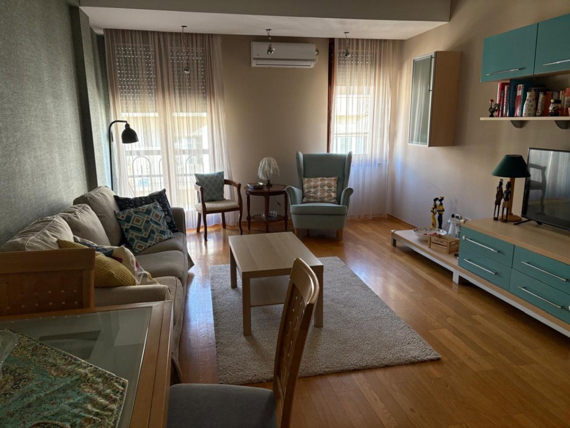 Izdavanje - Stan Podgorica, Centar