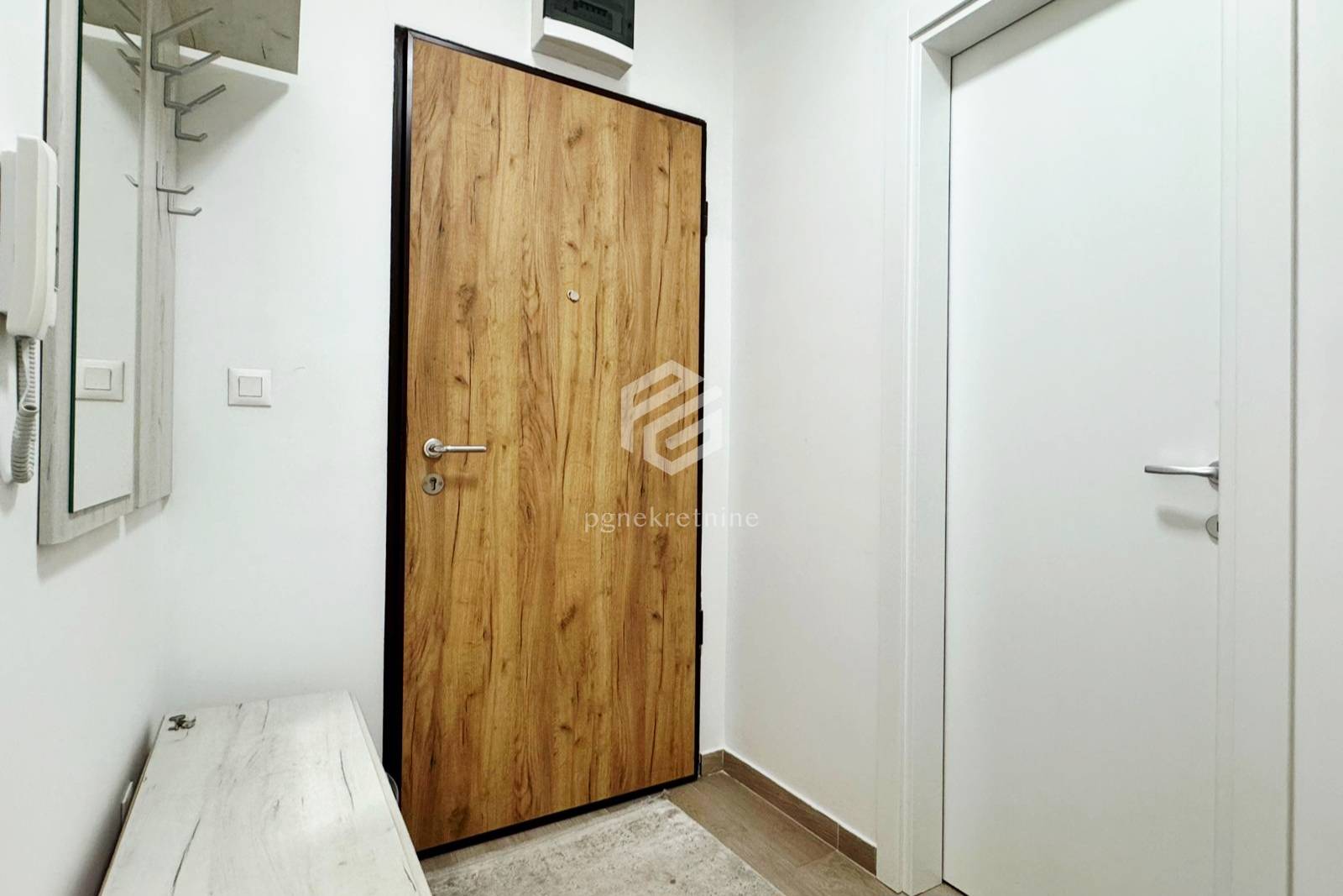 df704c76-fd18-4e10-a897-69515cc47c0d.jpg