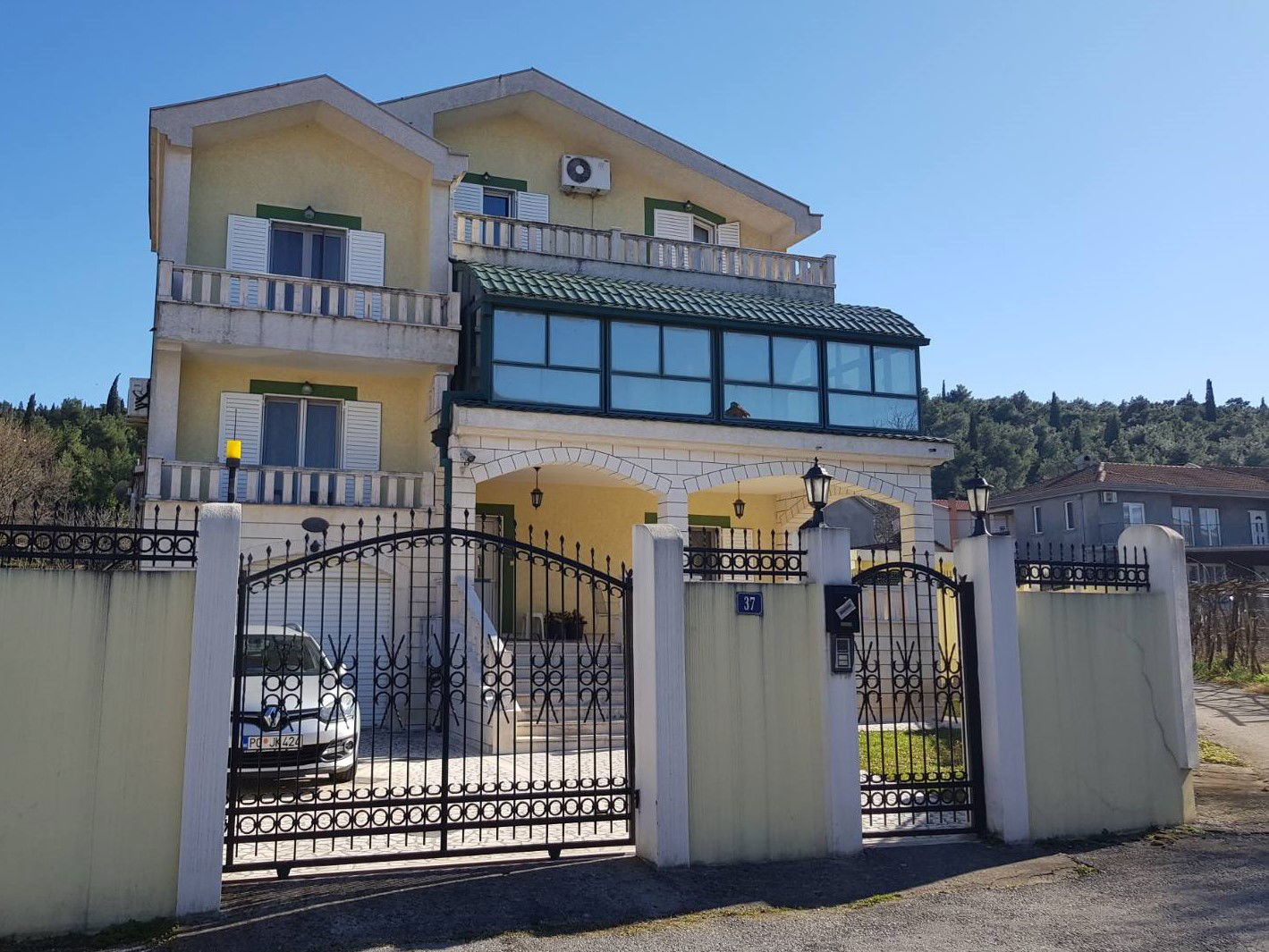 Продаж - Будинок Podgorica, Zagorič