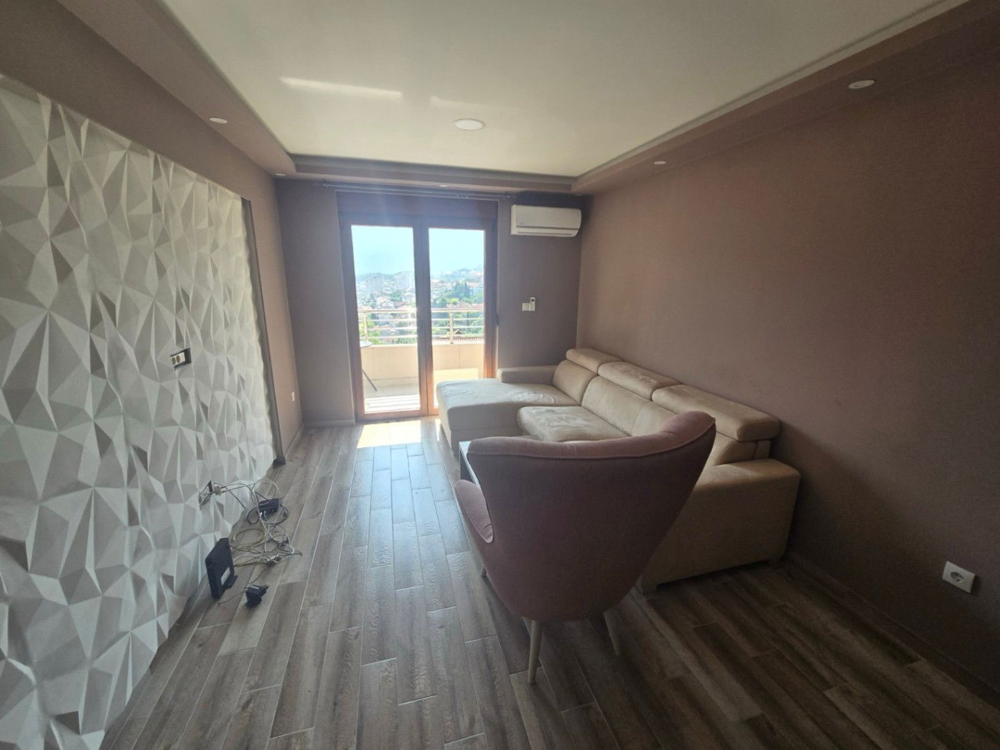 Sale - Apartment Herceg Novi, Topla