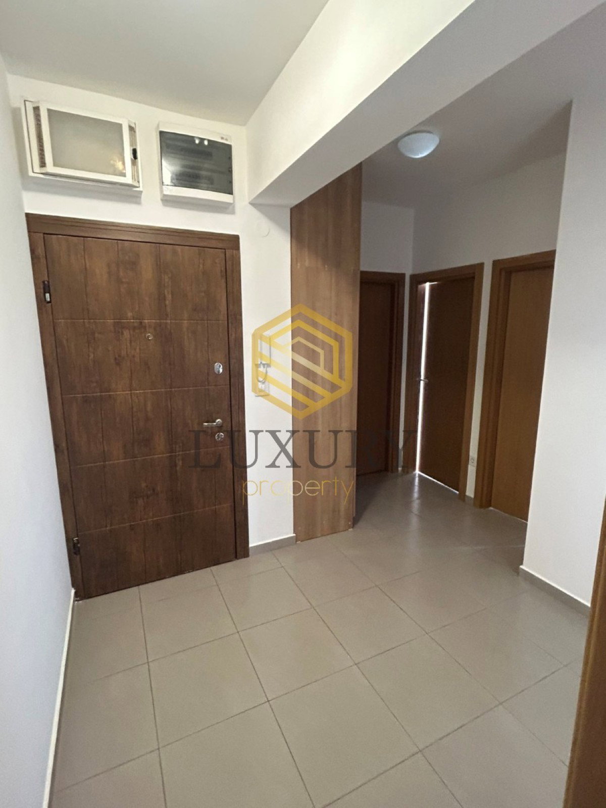 e1251348-9550-4ce9-85e1-ceaf5b4ea631.jpg