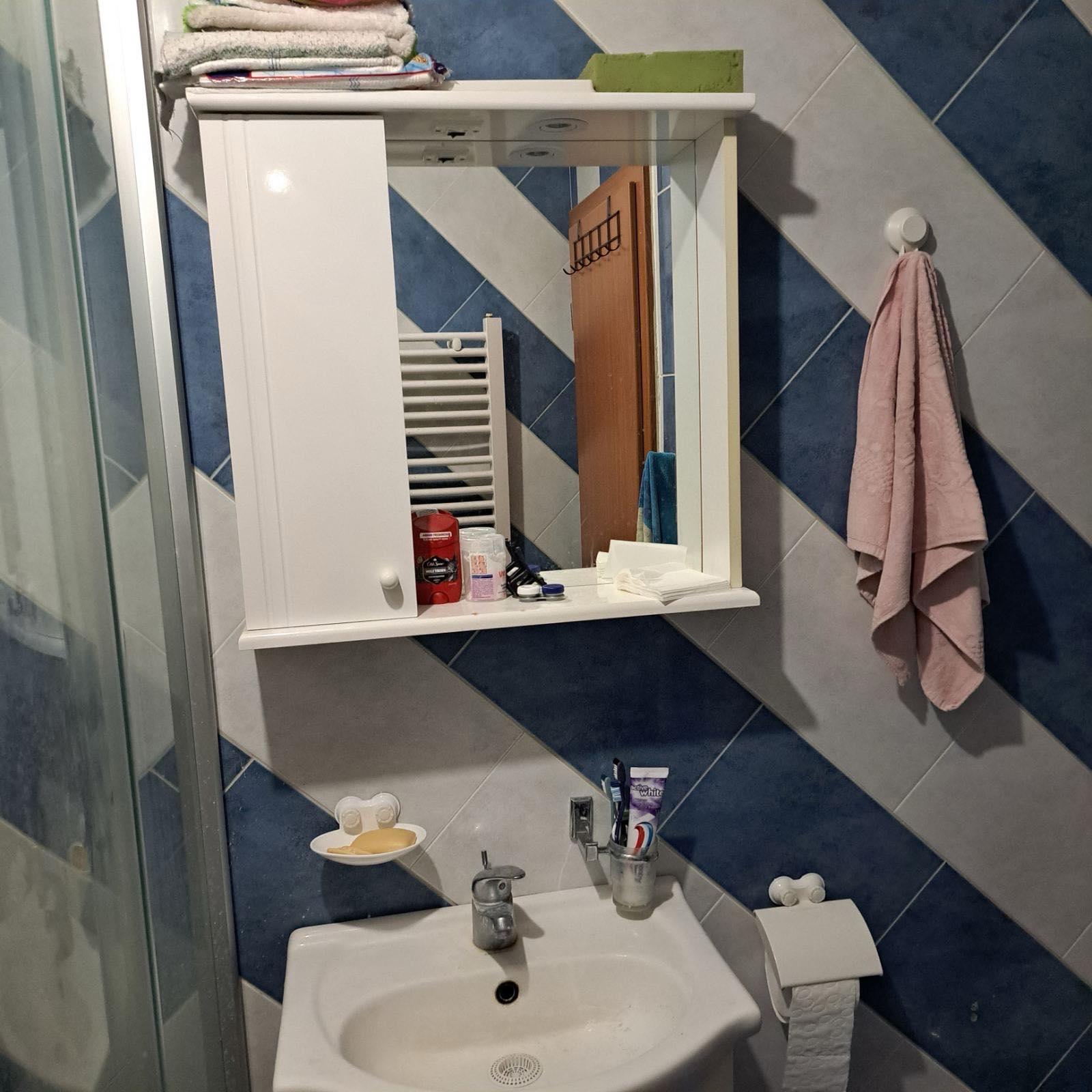 e17a3001-0b96-45b3-bde1-76f2db4076c3.jpg