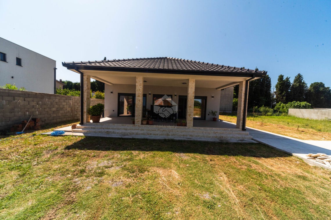 Prodaja - Kuća Podgorica, Tološi