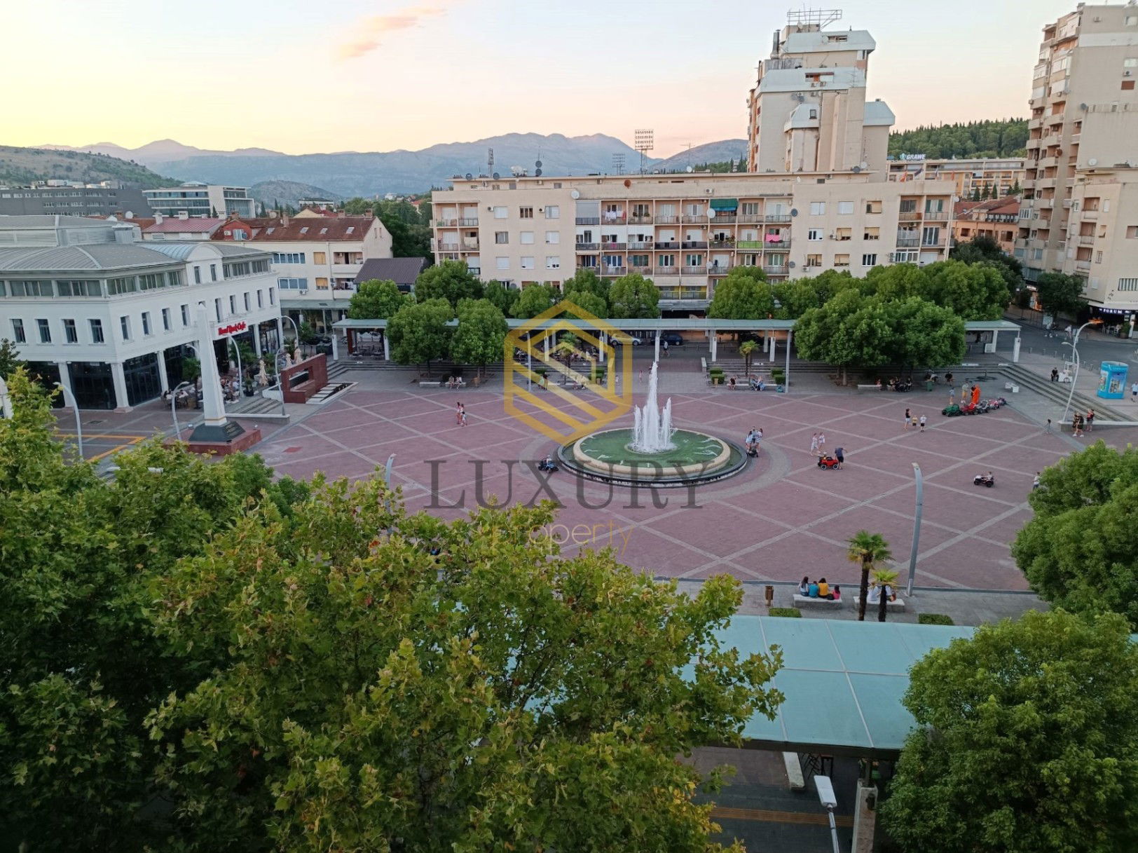 Izdavanje - Stan Podgorica, Centar