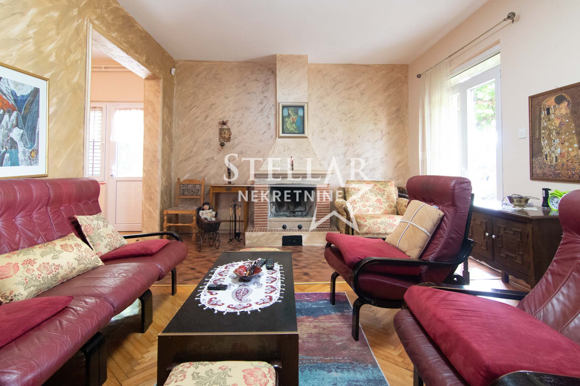 e33bdc1b-baab-4938-bd91-b6b106fe5a75.jpg