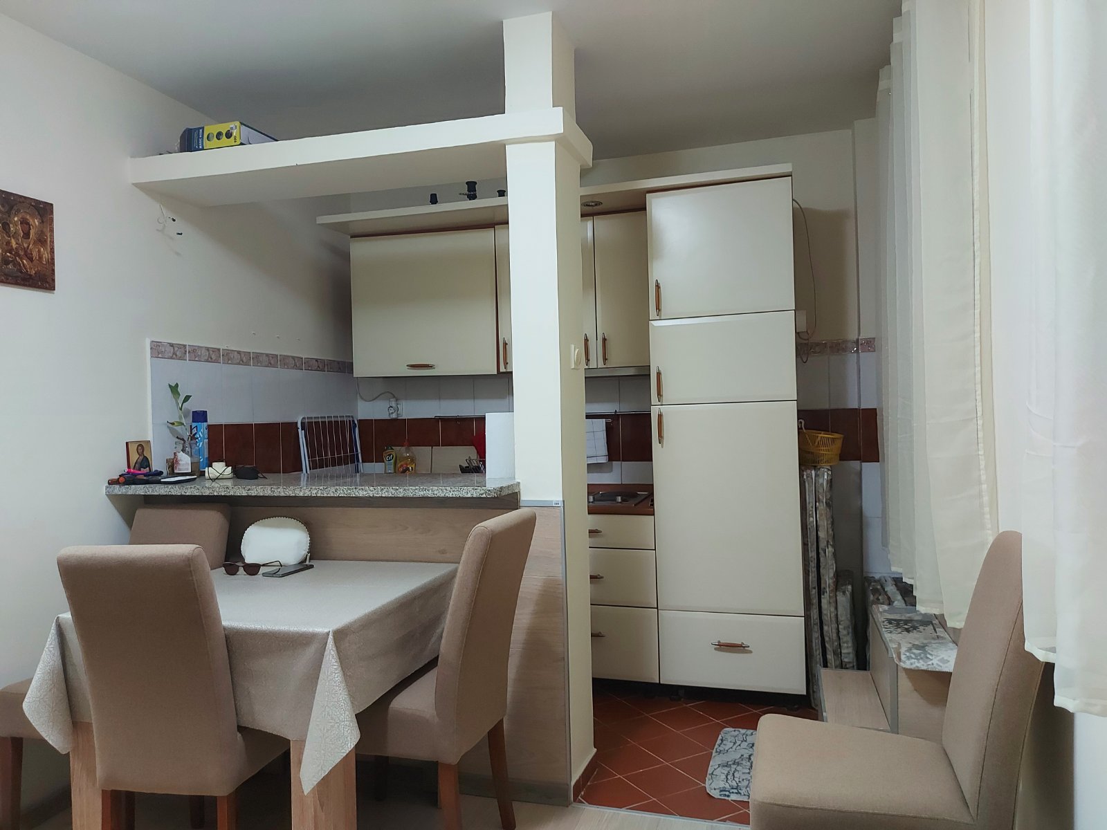e367e182-f92e-4836-9ce6-85ba28df09cc.jpg