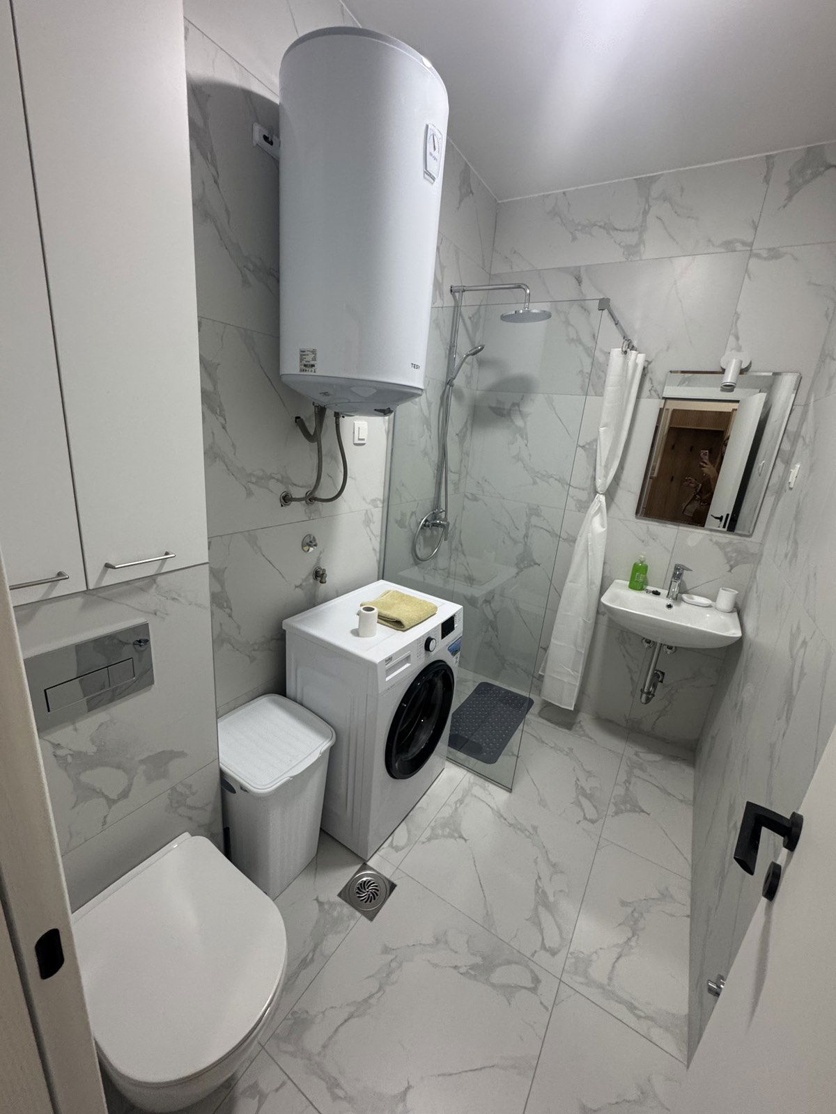 e4250c65-1285-4ebc-9f24-06e77e925d64.jpg
