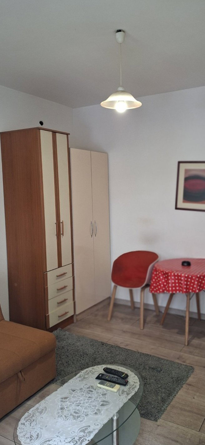 Izdavanje - Stan Podgorica, Centar