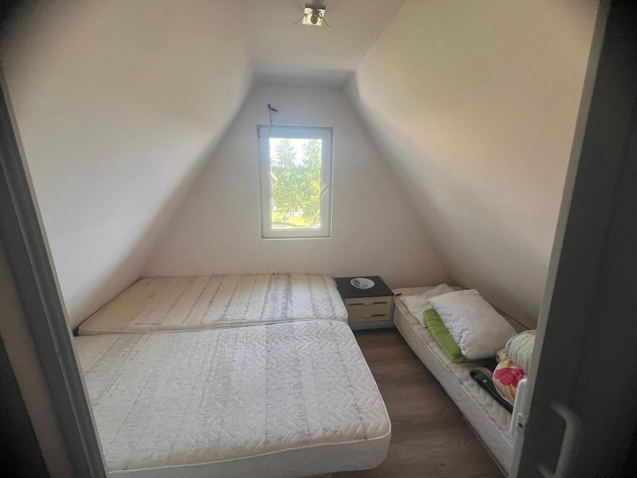 e752c6d5-20ba-4bd3-8d8c-a87e14274734.jpg