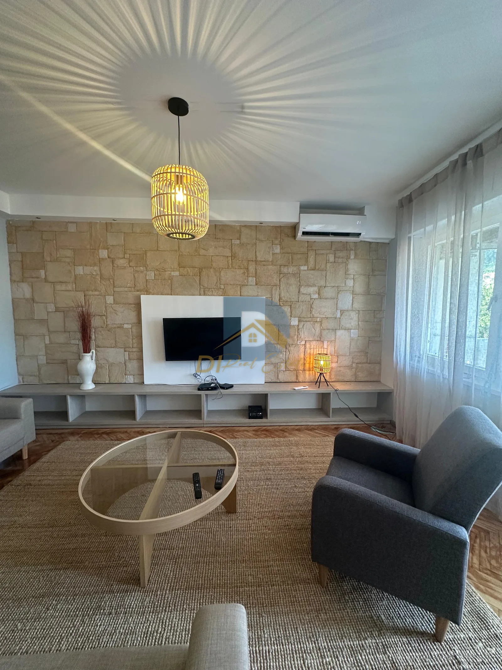 Izdavanje - Stan Tivat, Centar