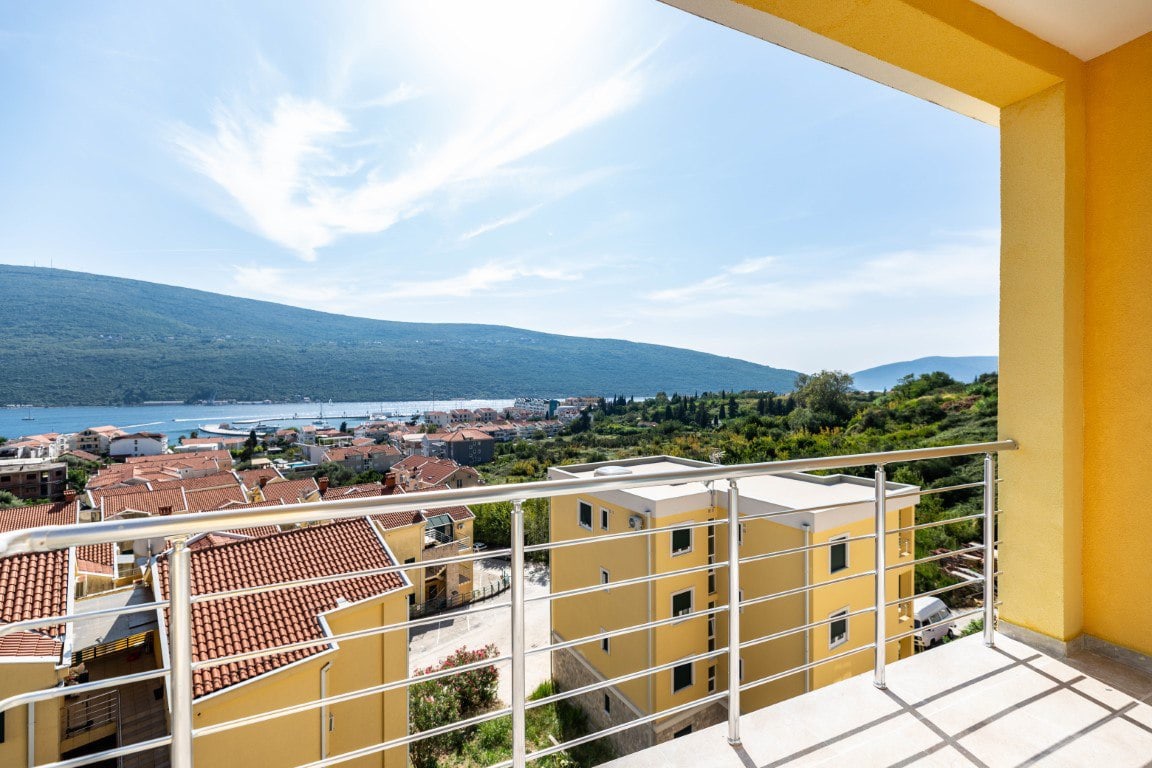 Продажа - Квартира Herceg Novi, Đenovići