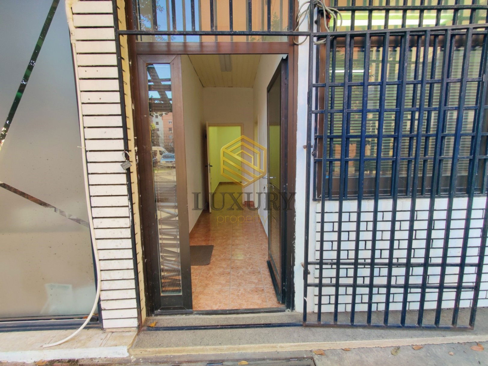 Продаж - Офісне приміщення Podgorica, Lepa Kata