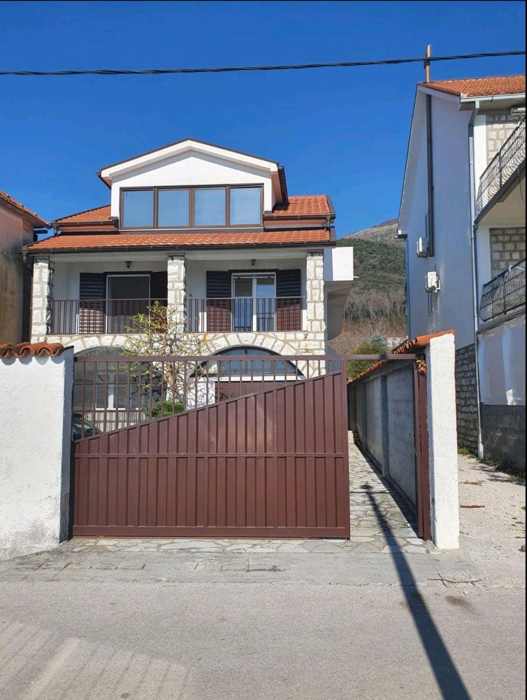 Prodaja - Kuća Herceg Novi, Bijela
