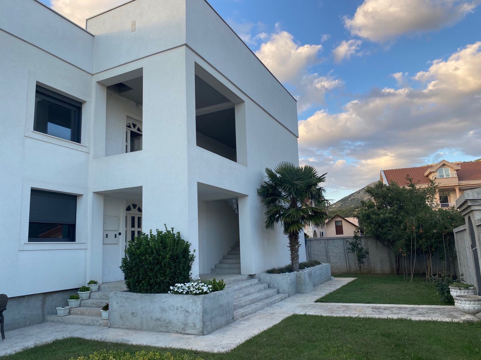 Продаж - Будинок Podgorica, Zlatica