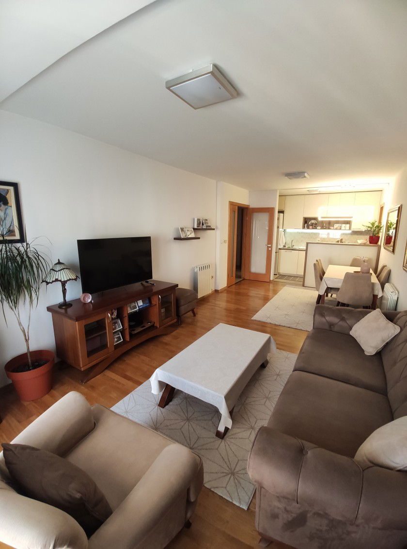 Продаж - Квартира Podgorica, Stari Aerodrom