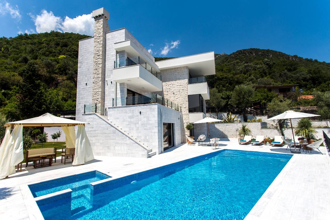 Sale - House Herceg Novi, Kumbor