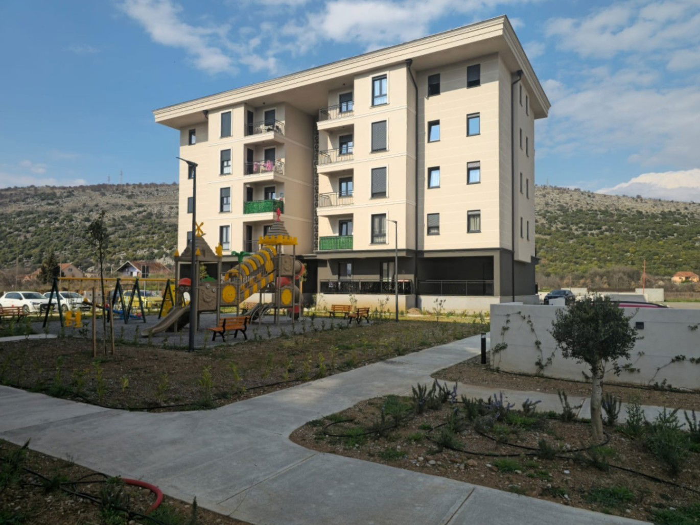 Izdavanje - Stan Podgorica, Tološi