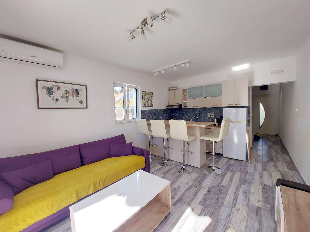 Izdavanje - Stan Herceg Novi, Herceg Novi