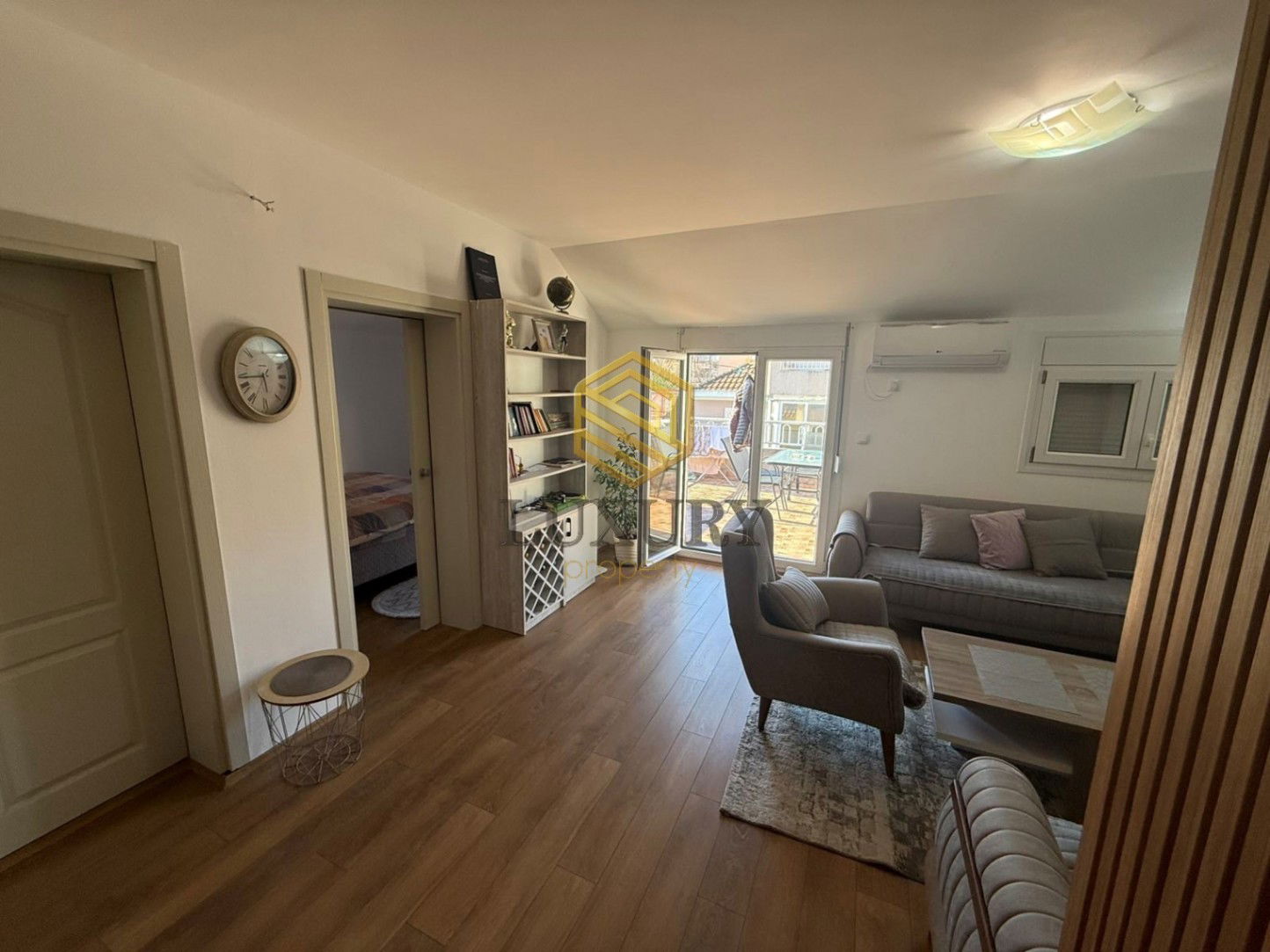 Sale - Apartment Podgorica, Momišići