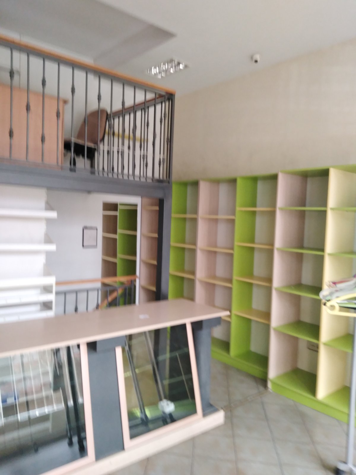 Продажа - Офисное помещение Podgorica, Blok 6