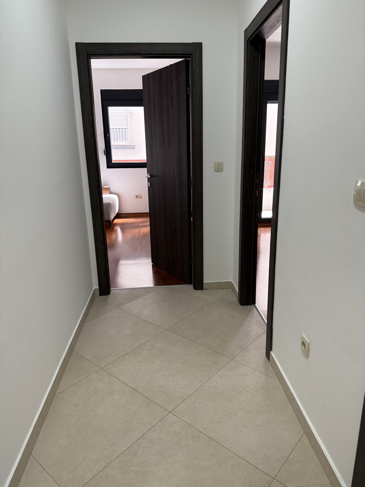 f37deb89-40a6-41c0-8558-e411360b1de8.jpg