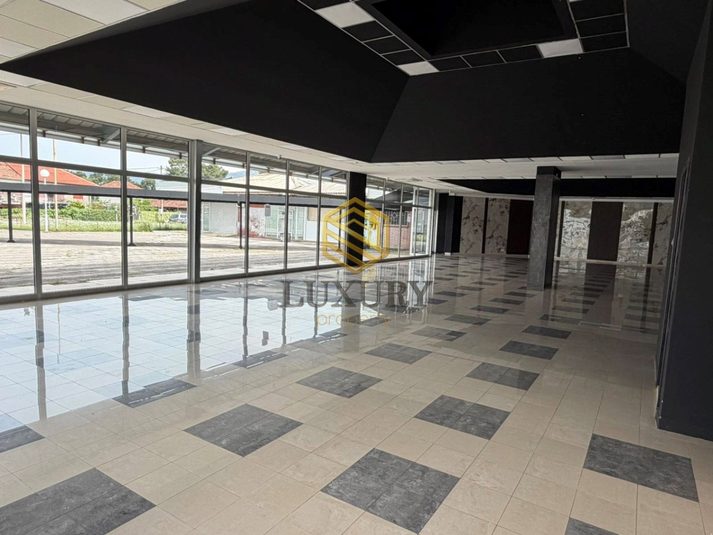 Satılık - İş yeri Podgorica, Masline