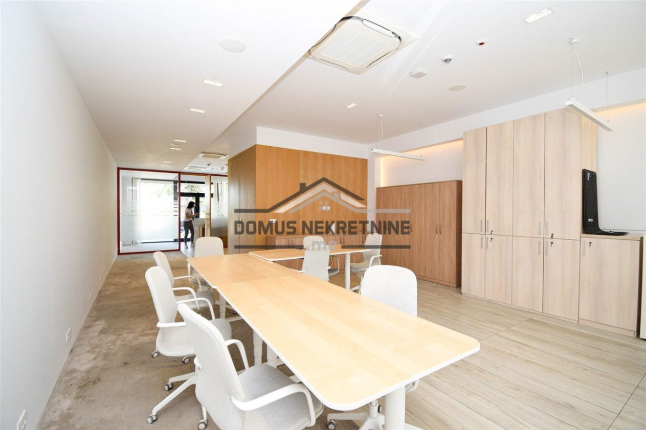Продаж - Офісне приміщення Podgorica, City Kvart