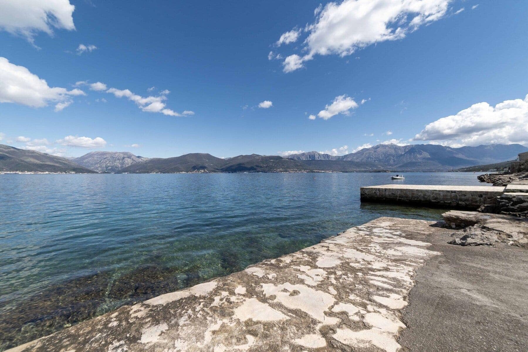 Продаж - Квартира Tivat, Krašići