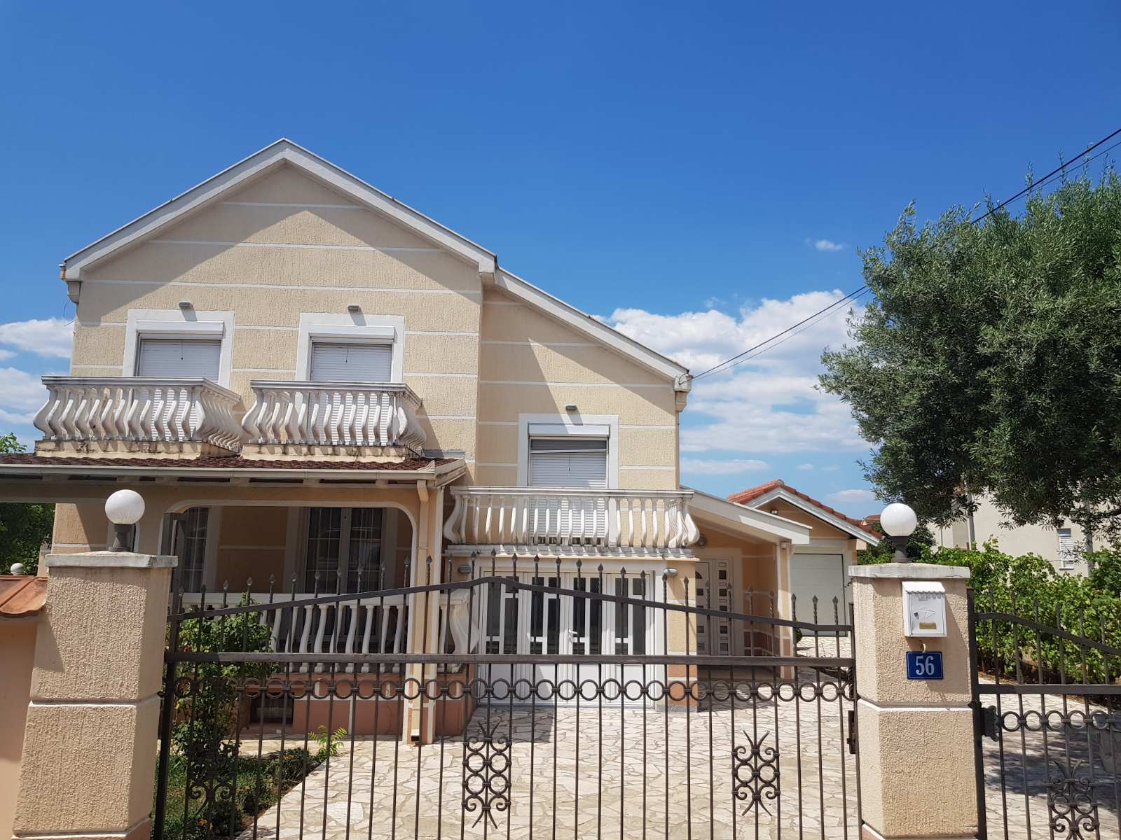 Продаж - Будинок Podgorica, Podgorica