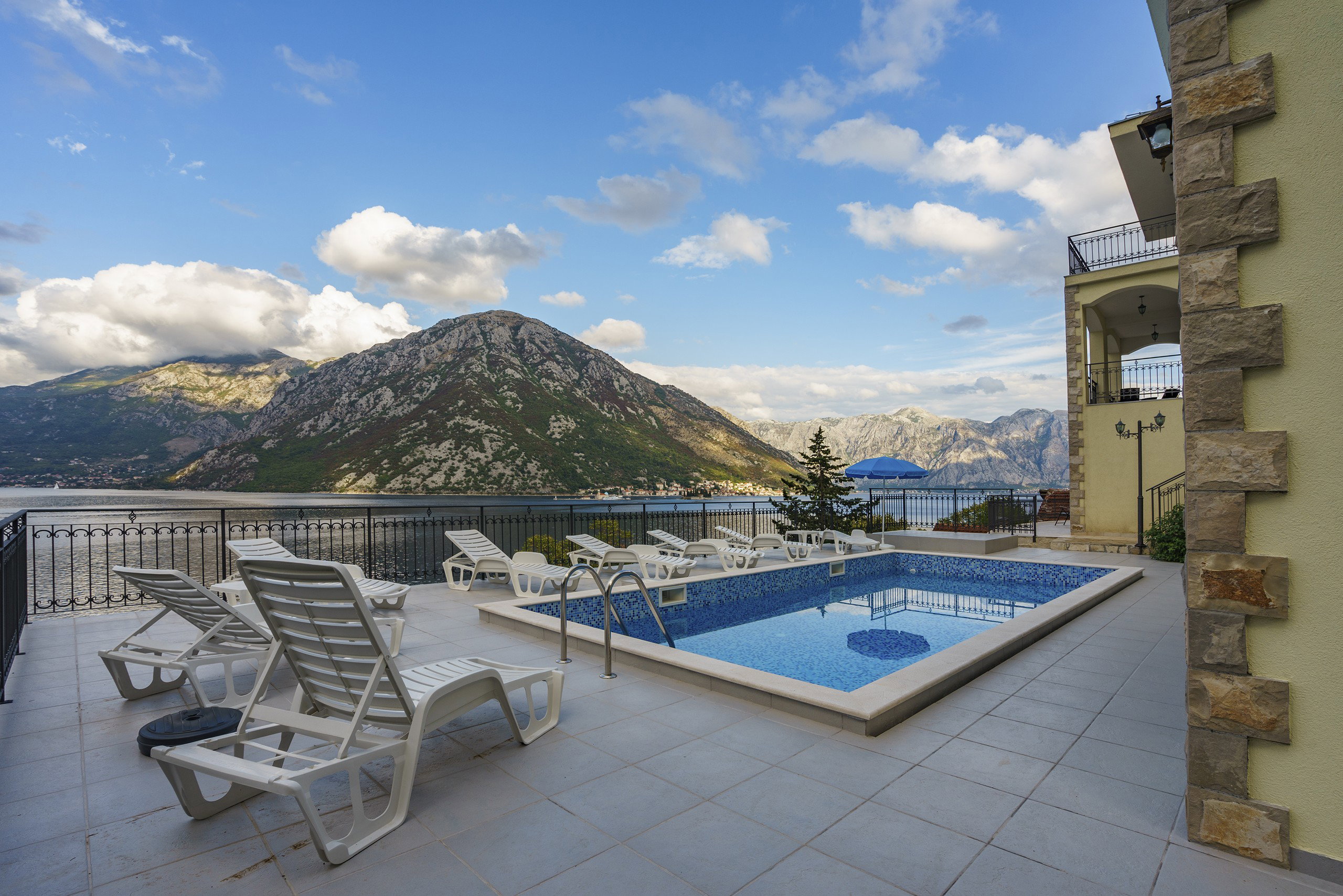 Prodaja - Kuća Kotor, Kostanjica