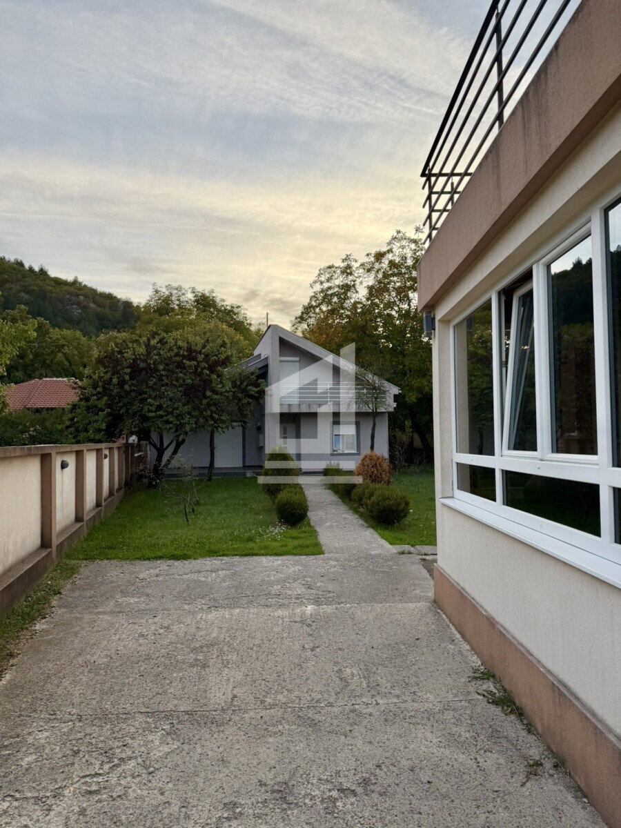 Slika nekretnine 13