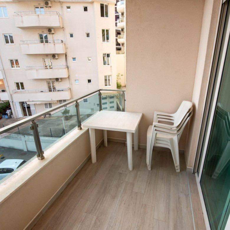 Продаж - Квартира Budva, Bečići
