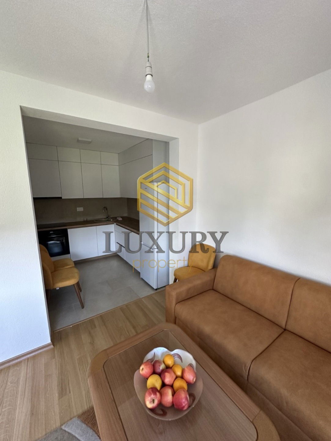 Izdavanje - Stan Podgorica, Tološi