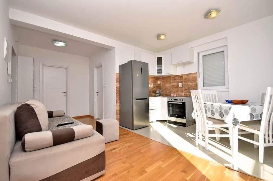 Продаж - Квартира Herceg Novi, Igalo